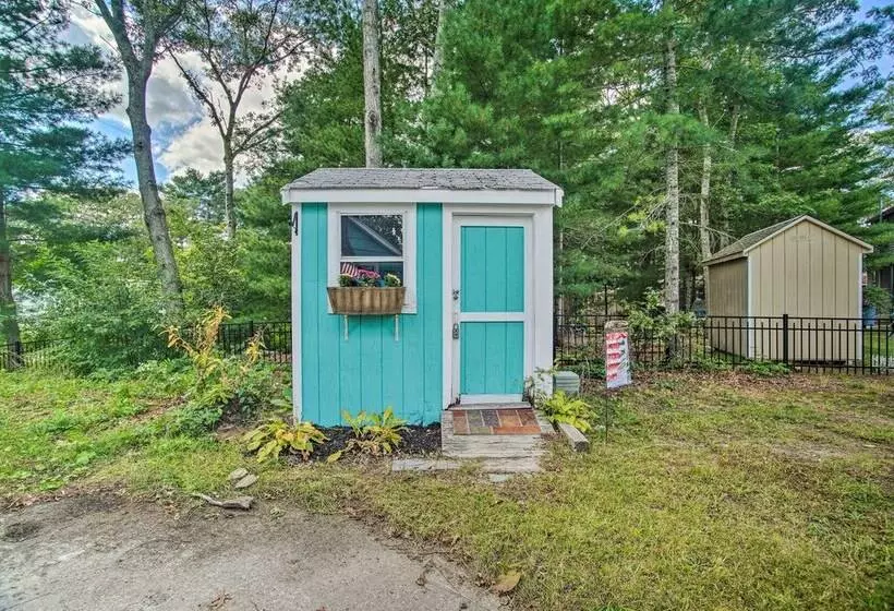 Buttermilk Cottage In Cape Cod: Steps To Beach