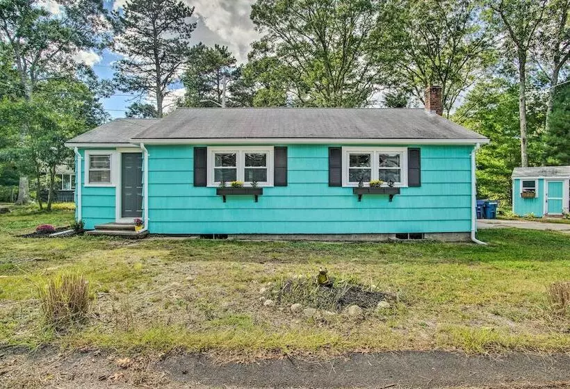 Buttermilk Cottage In Cape Cod: Steps To Beach
