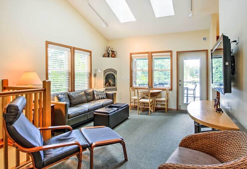 Lakefront Olympia Home W/ Private Dock + Views!