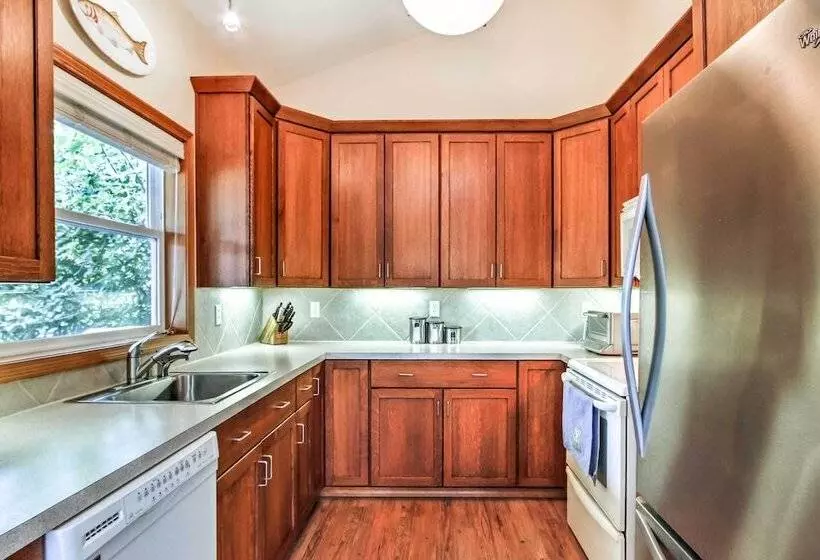 Lakefront Olympia Home W/ Private Dock + Views!