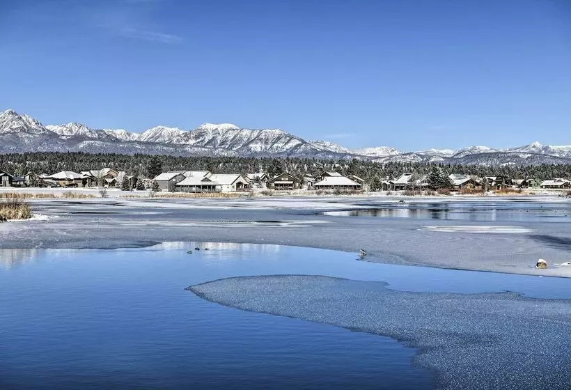 Rustic Village Lake Cabin Escape W/ Deck & Grill!