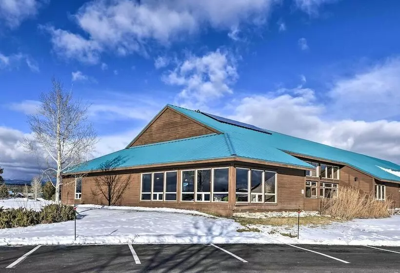 Rustic Village Lake Cabin Escape W/ Deck & Grill!