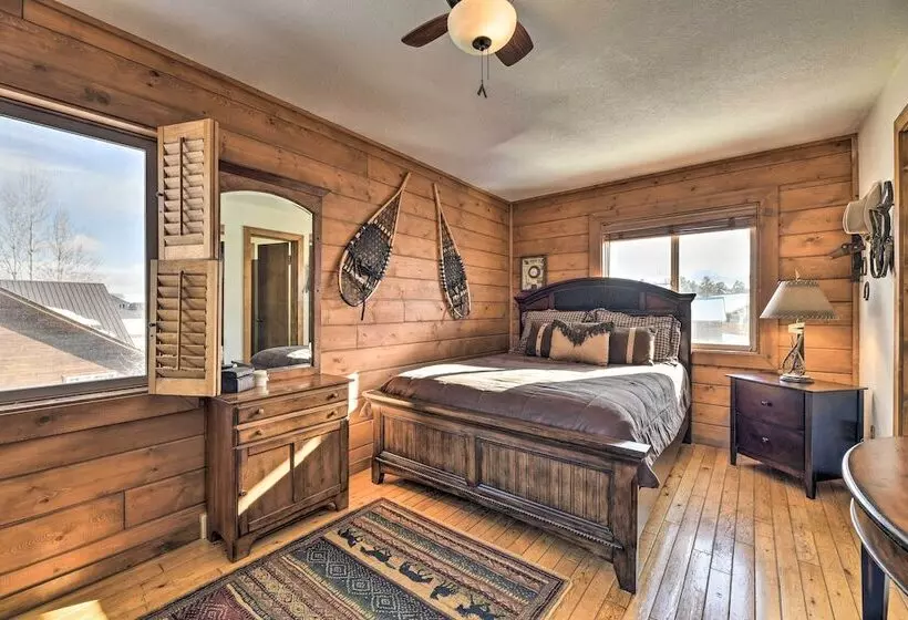 Rustic Village Lake Cabin Escape W/ Deck & Grill!