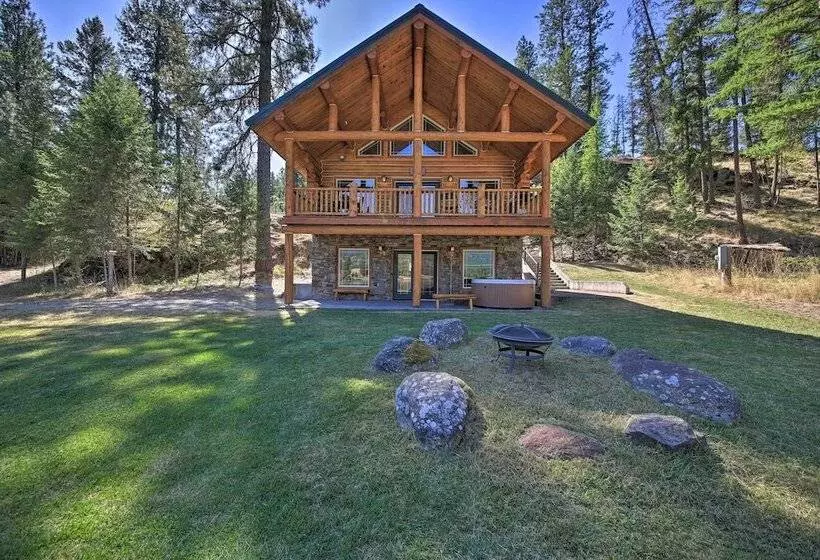 Scenic Riverfront Retreat W/ Hot Tub & Kayaks!