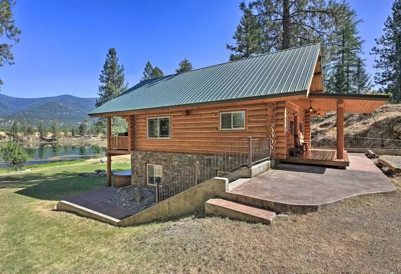 Scenic Riverfront Retreat W/ Hot Tub & Kayaks!