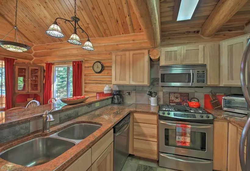 Scenic Riverfront Retreat W/ Hot Tub & Kayaks!