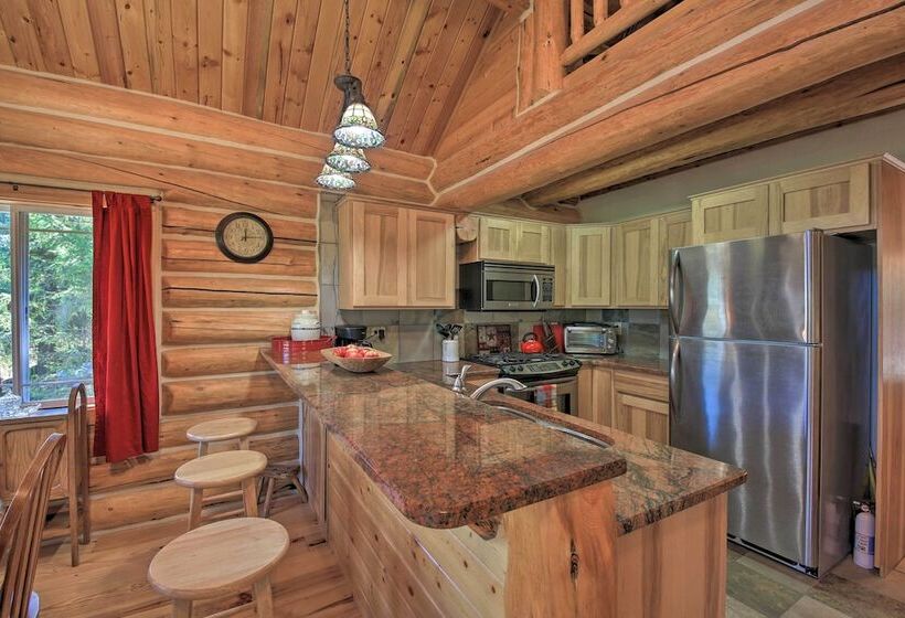 Scenic Riverfront Retreat W/ Hot Tub & Kayaks!