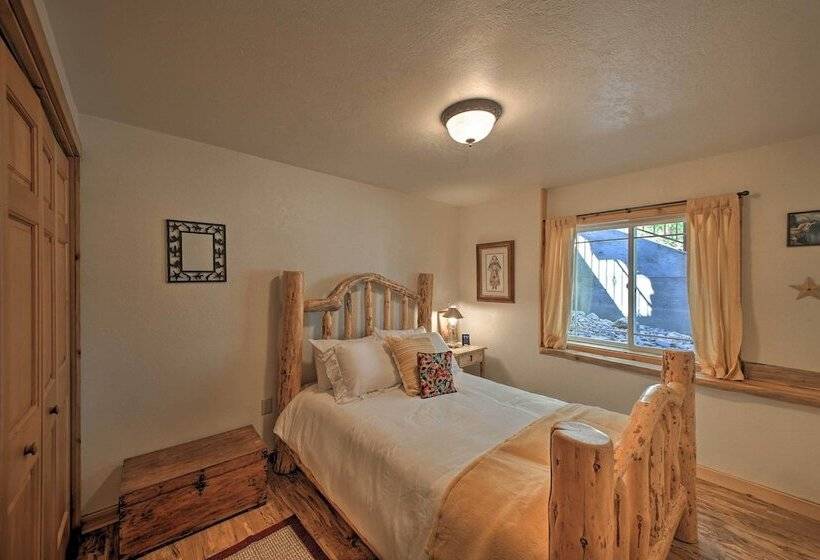 Scenic Riverfront Retreat W/ Hot Tub & Kayaks!