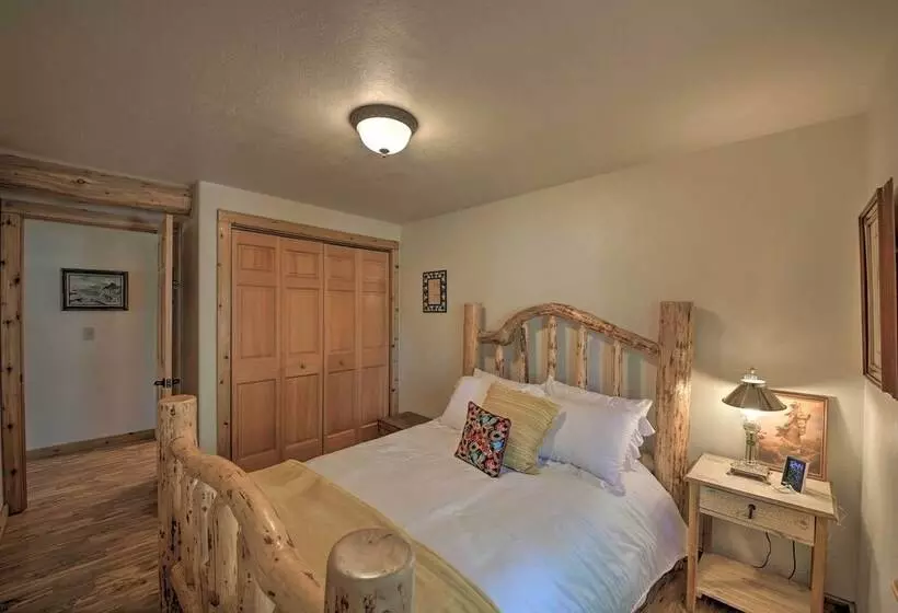 Scenic Riverfront Retreat W/ Hot Tub & Kayaks!