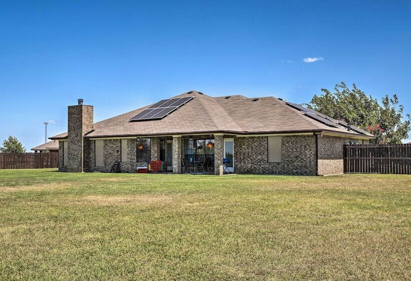 Spacious Killeen Home W/ Large Yard & Patio!