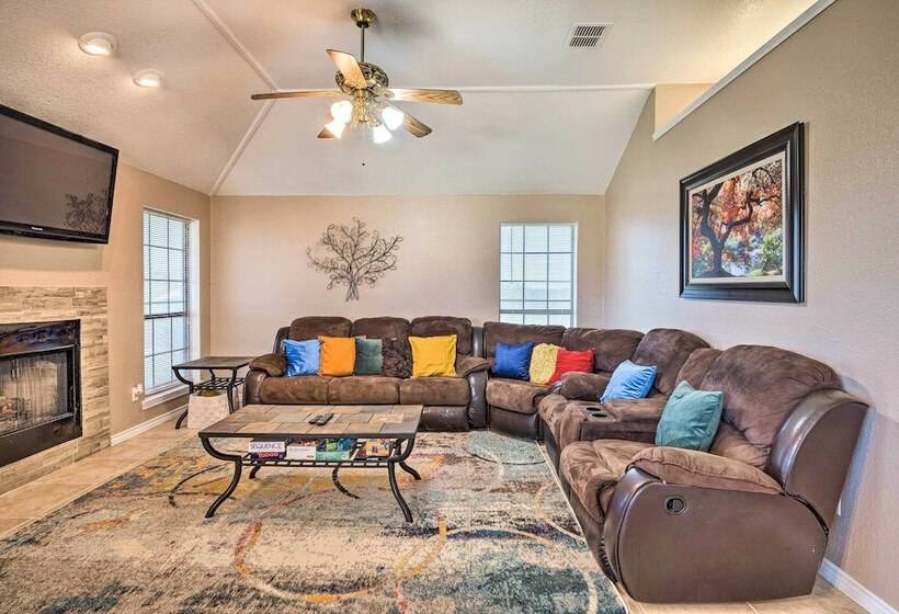 Spacious Killeen Home W/ Large Yard & Patio!