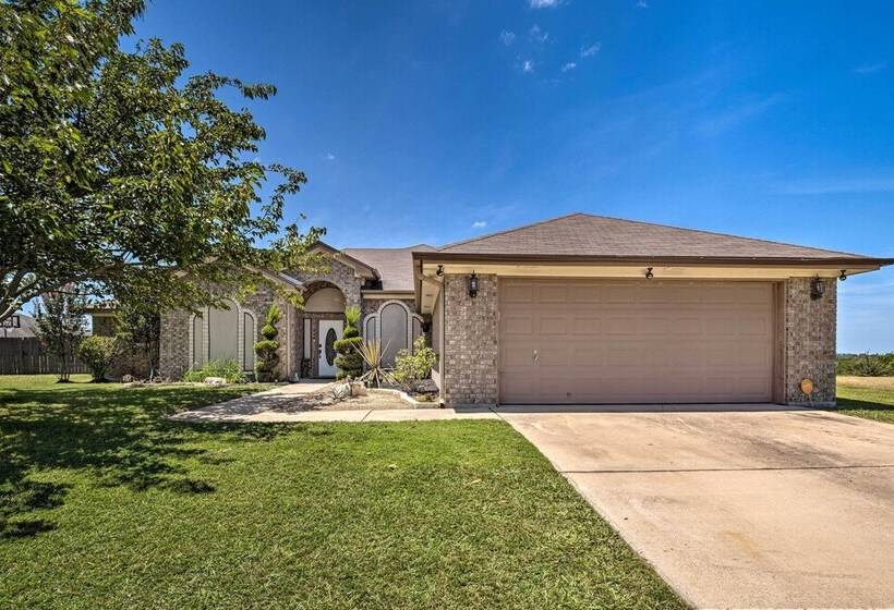 Spacious Killeen Home W/ Large Yard & Patio!
