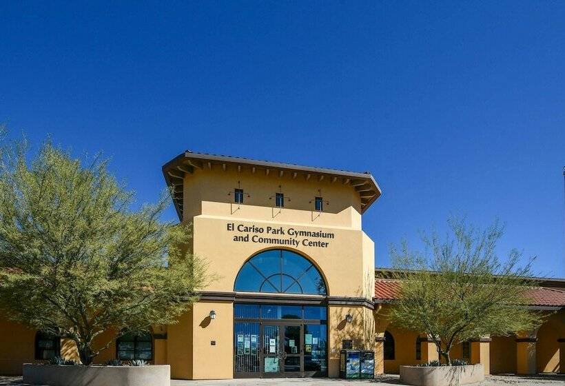 Spacious Villa W/ Great Views & Heated Spa!