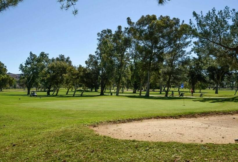 Spacious Villa W/ Great Views & Heated Spa!