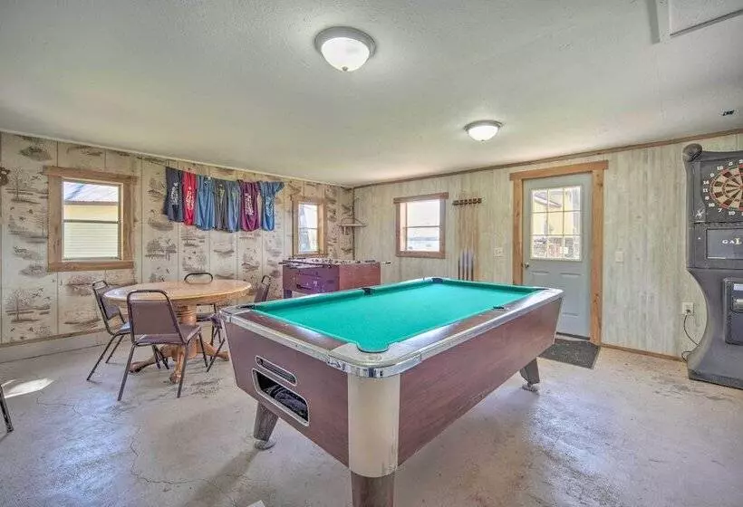 Stone Lake Cabin: Grill & Access To Fishing!