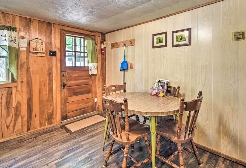 Stone Lake Cabin: Grill & Access To Fishing!