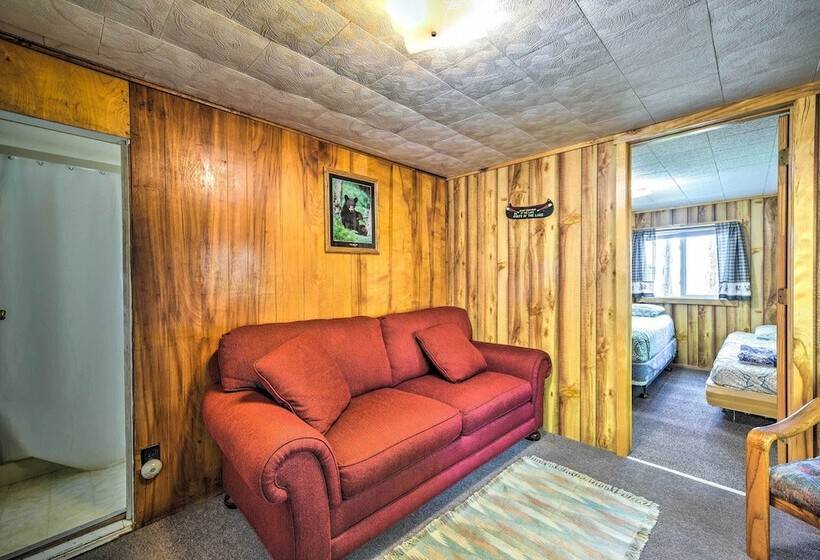 Stone Lake Cabin: Grill & Access To Fishing!