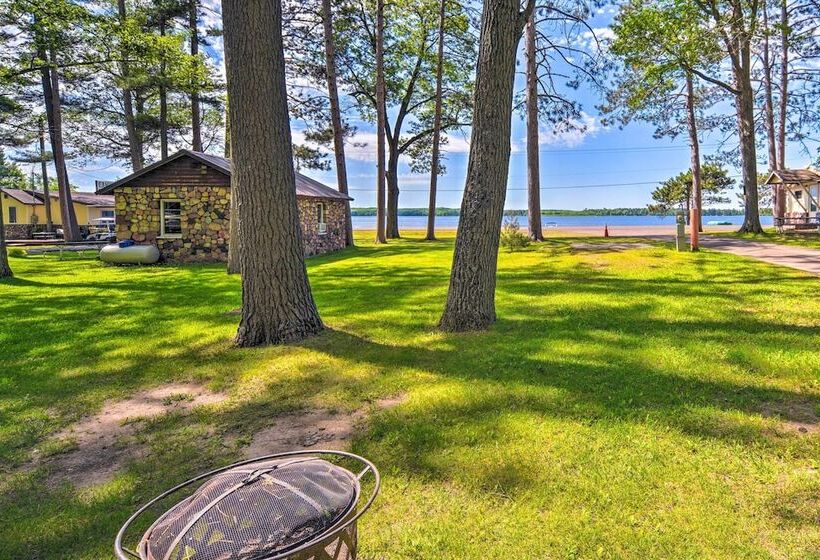 Stone Lake Cabin: Grill & Access To Fishing!