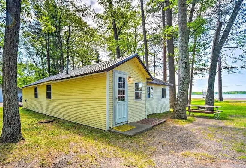 Stone Lake Cabin: Grill & Access To Fishing!