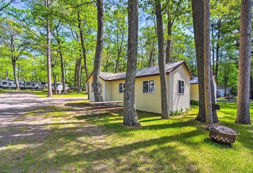 Stone Lake Cabin: Grill & Access To Fishing!