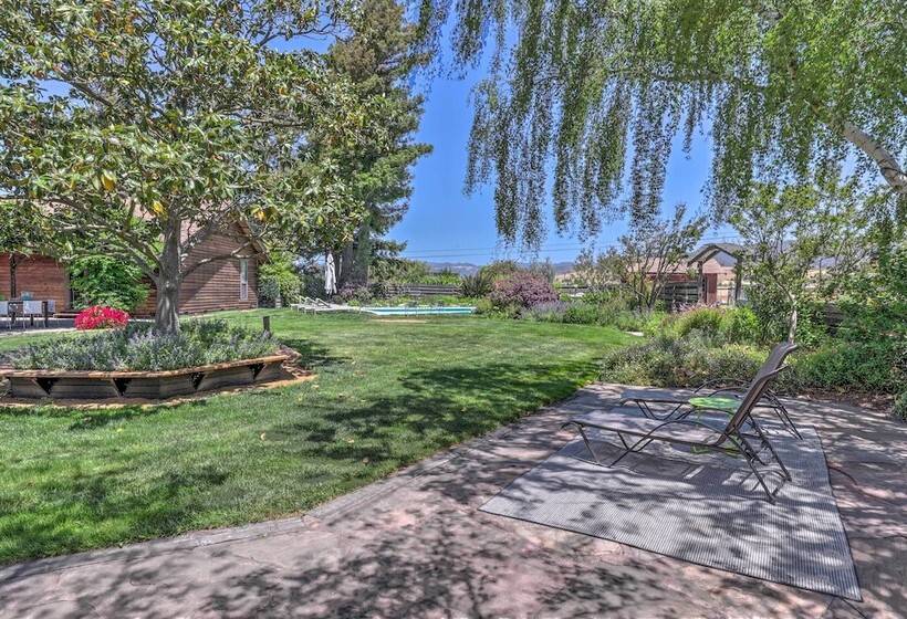 Stunning Wine Country Gem With Hot Tub + Patio!