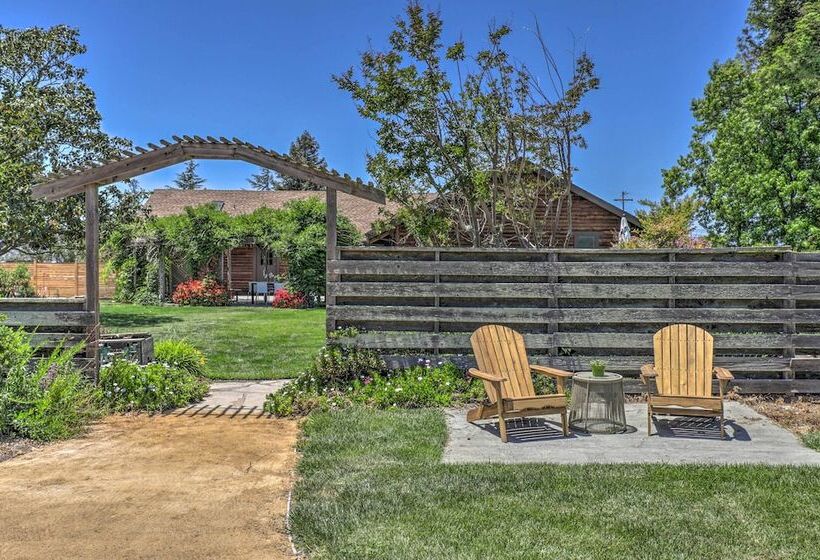 Stunning Wine Country Gem With Hot Tub + Patio!