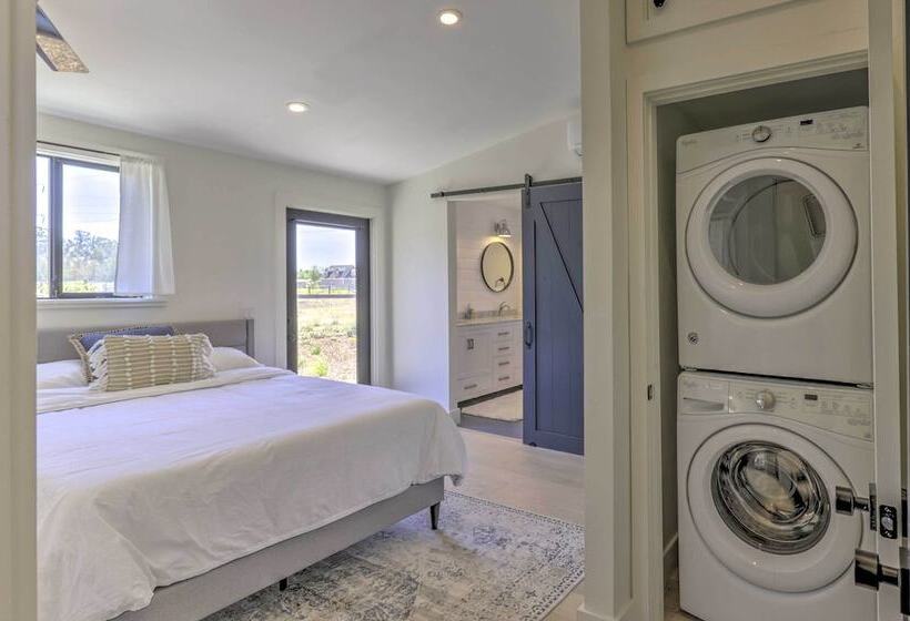 Stunning Wine Country Gem With Hot Tub + Patio!