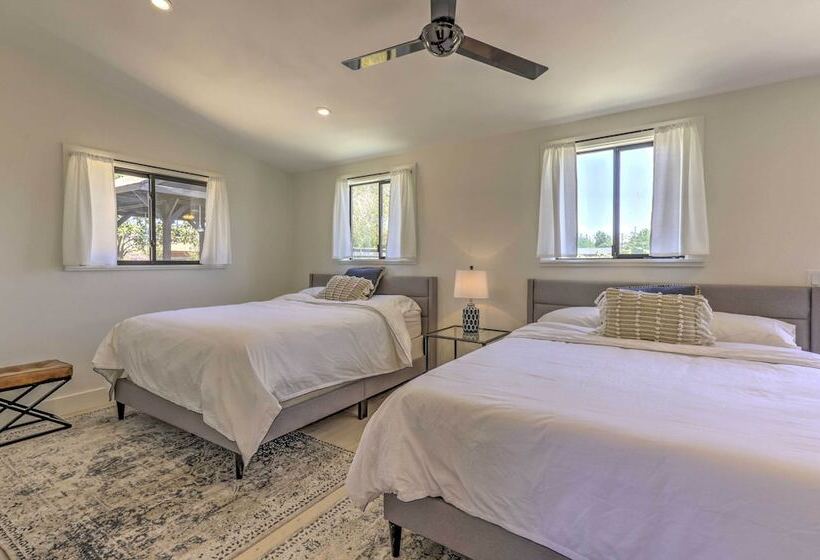 Stunning Wine Country Gem With Hot Tub + Patio!