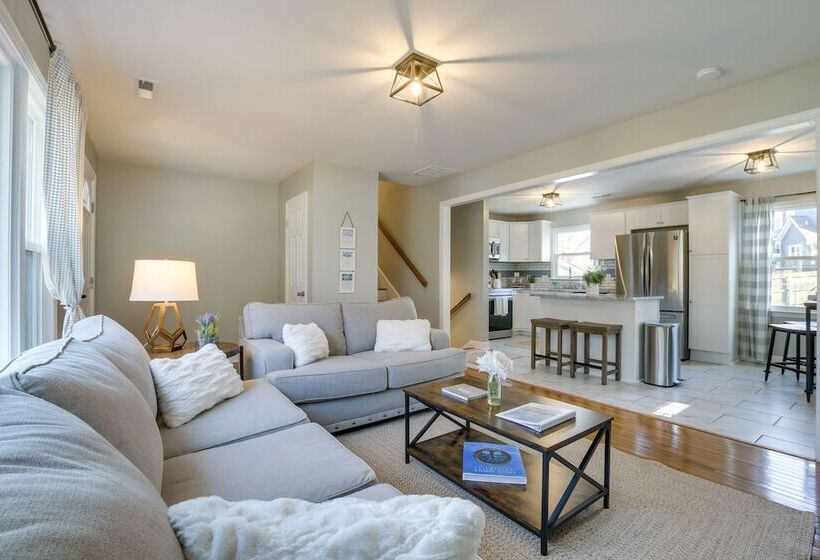 Sunny Family Home, 3 Mi To High Point Market!