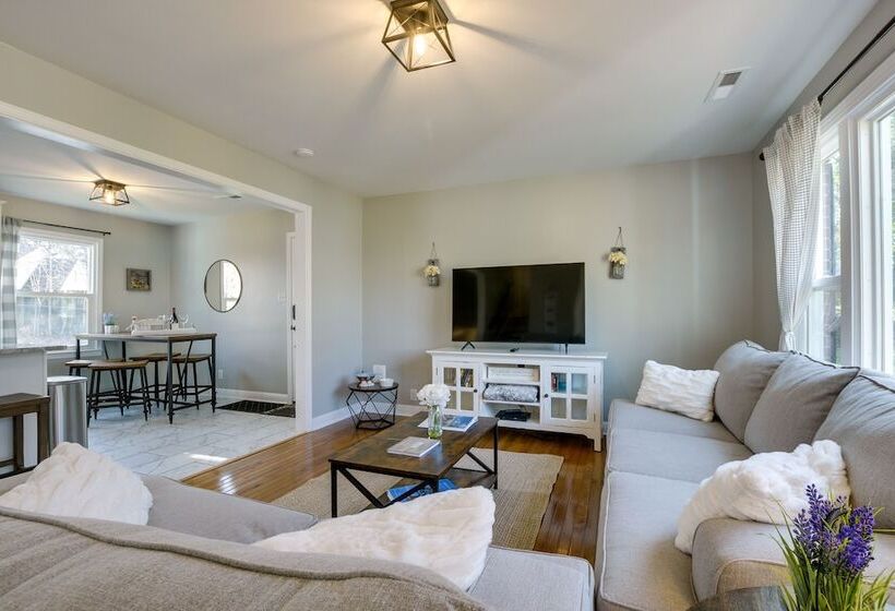 Sunny Family Home, 3 Mi To High Point Market!