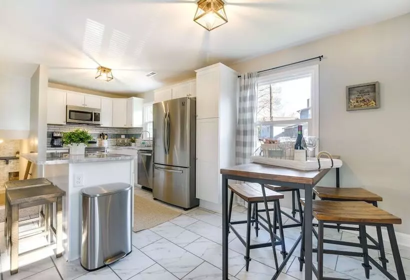 Sunny Family Home, 3 Mi To High Point Market!