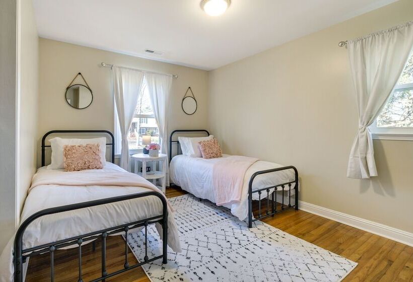 Sunny Family Home, 3 Mi To High Point Market!