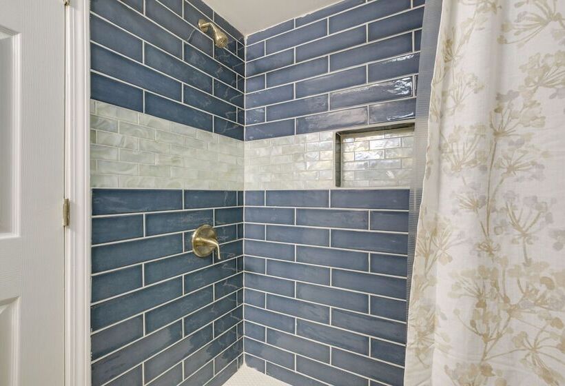 Sunny Family Home, 3 Mi To High Point Market!