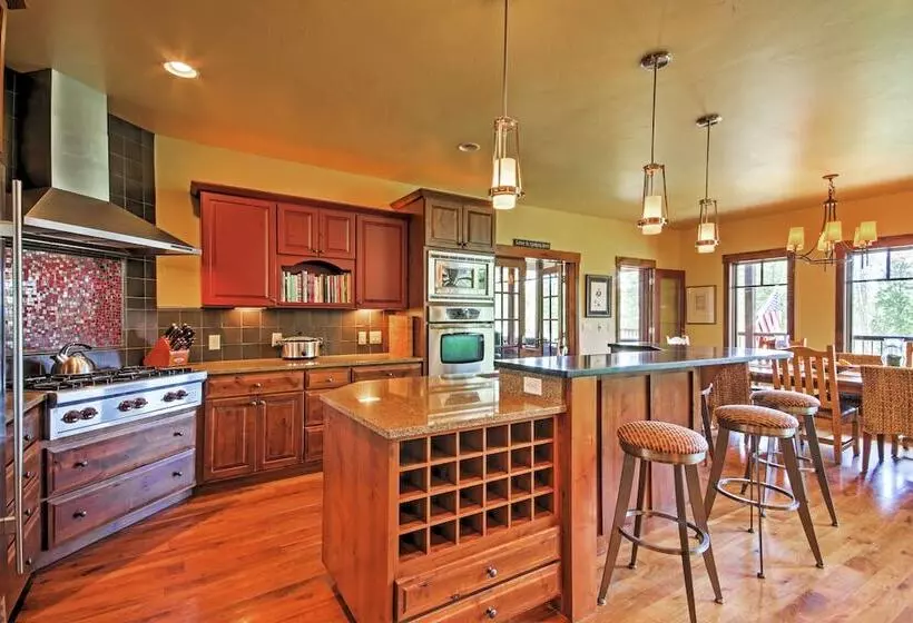 Tabernash Retreat W/ Hot Tub & Stunning Mtn Views!