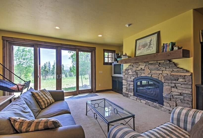 Tabernash Retreat W/ Hot Tub & Stunning Mtn Views!