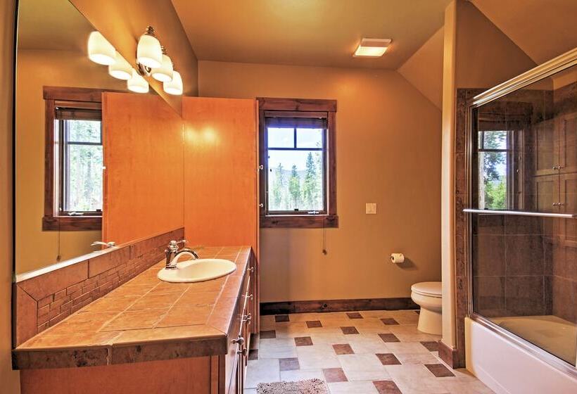 Tabernash Retreat W/ Hot Tub & Stunning Mtn Views!