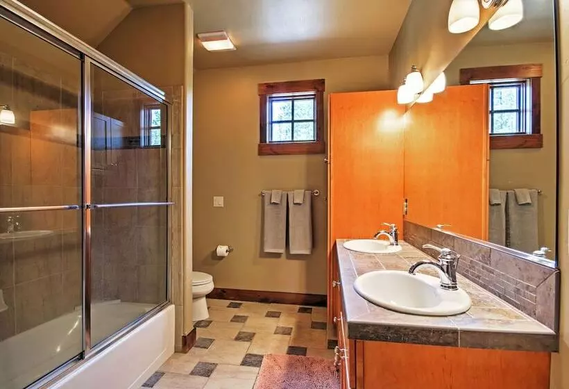 Tabernash Retreat W/ Hot Tub & Stunning Mtn Views!