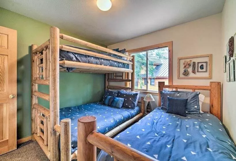 Tahoe Donner Retreat W/ Hot Tub & Fireplace!