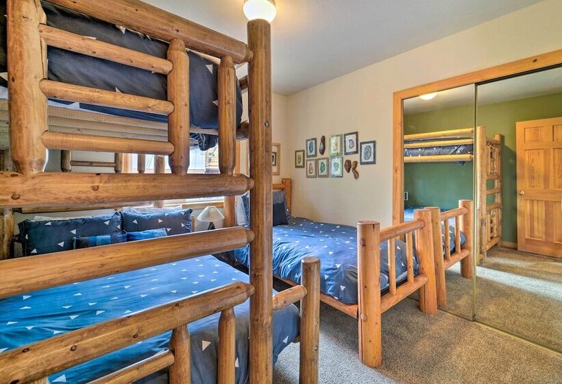 Tahoe Donner Retreat W/ Hot Tub & Fireplace!