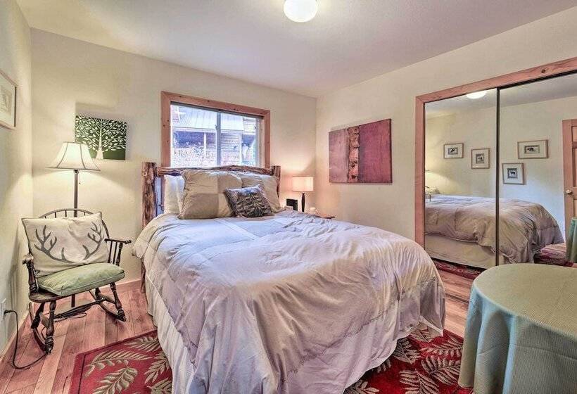 Tahoe Donner Retreat W/ Hot Tub & Fireplace!