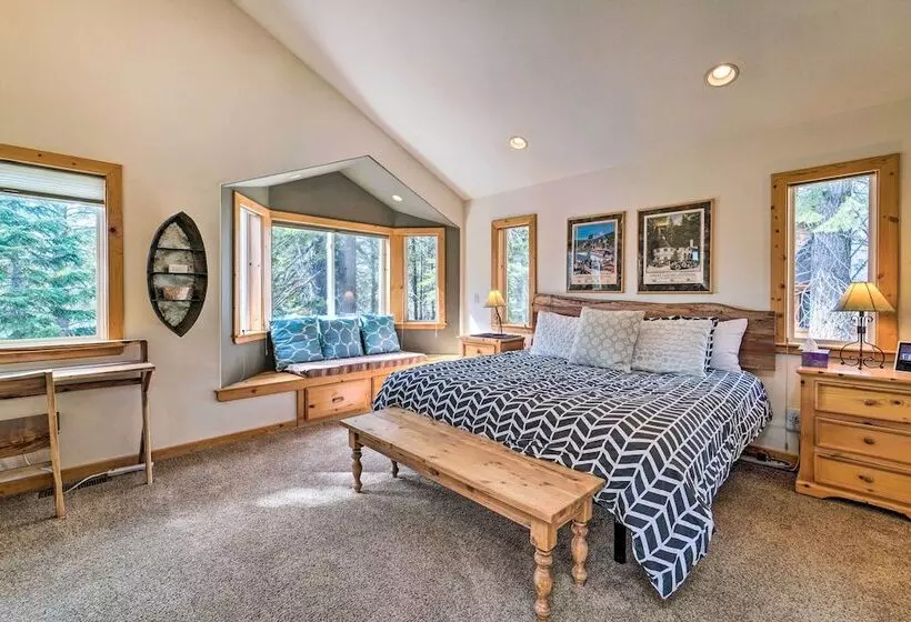 Tahoe Donner Retreat W/ Hot Tub & Fireplace!