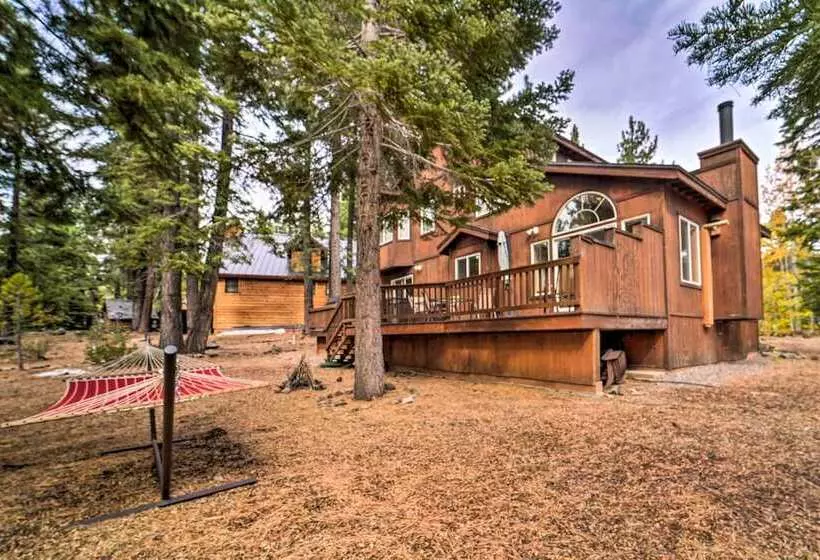 Tahoe Donner Retreat W/ Hot Tub & Fireplace!