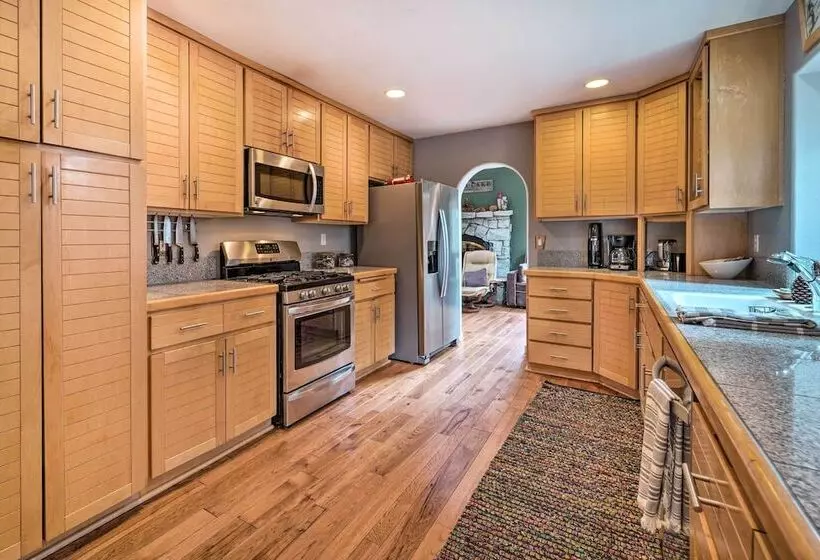 Tahoe Donner Retreat W/ Hot Tub & Fireplace!