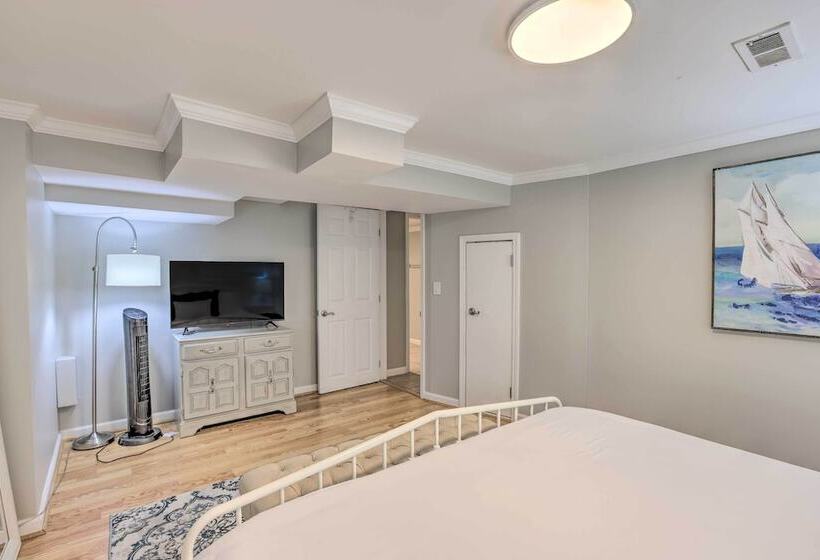 The Lake Escape: Boat Dock, Fire Pit, Kayak!