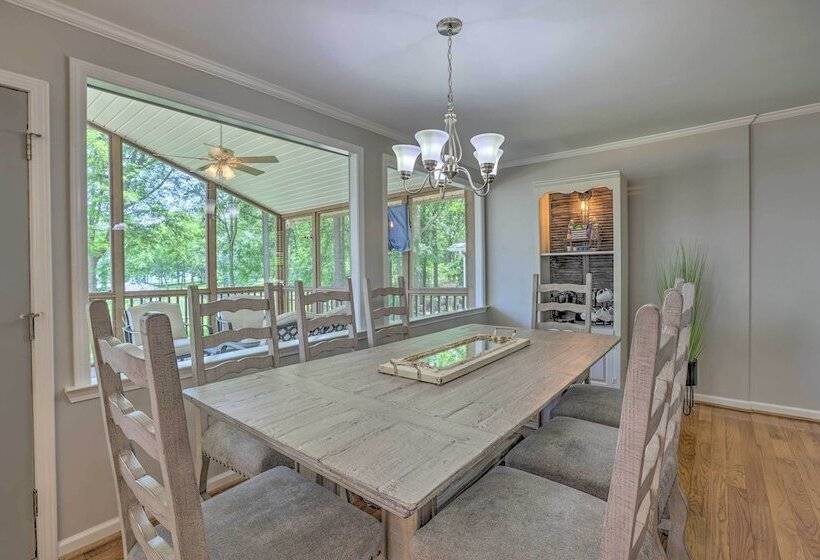 The Lake Escape: Boat Dock, Fire Pit, Kayak!