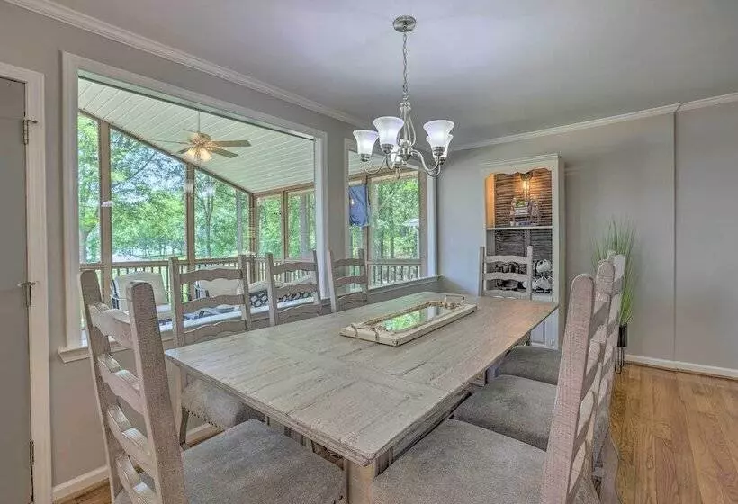 The Lake Escape: Boat Dock, Fire Pit, Kayak!