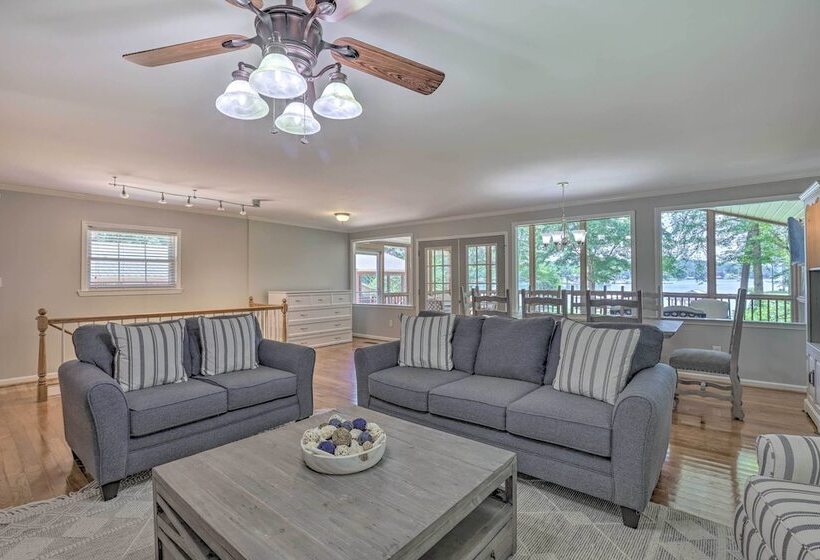 The Lake Escape: Boat Dock, Fire Pit, Kayak!