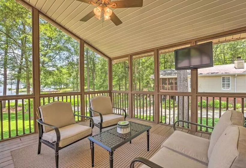 The Lake Escape: Boat Dock, Fire Pit, Kayak!