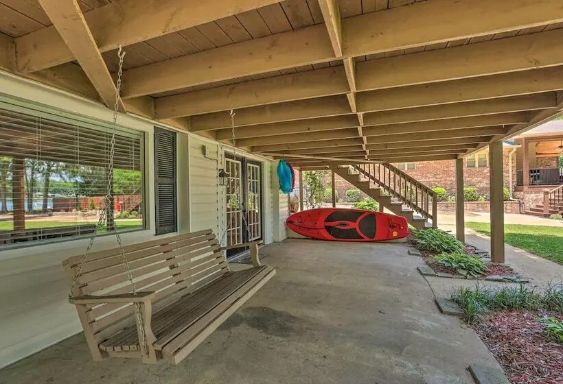 The Lake Escape: Boat Dock, Fire Pit, Kayak!