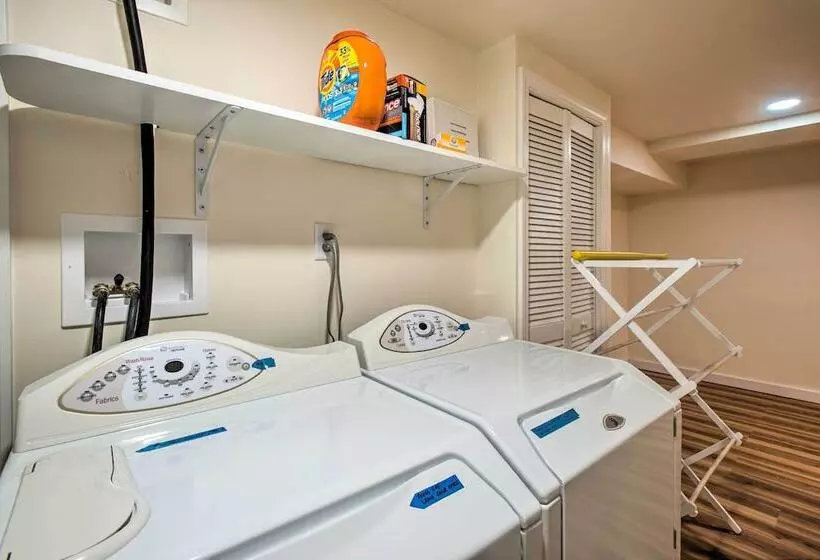 Traditional Martha S Vineyard Home W/ Porch & Yard